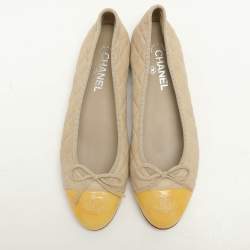 Pre Owned Chanel Beige/Yellow Quilted Leather and Patent Leather CC Ballet Flats Size 40.5