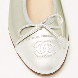 Pre Owned Chanel Grey Leather and Patent Leather CC Bow Ballet Flats Size 35.5