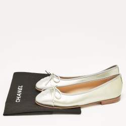 Pre Owned Chanel Grey Leather and Patent Leather CC Bow Ballet Flats Size 35.5