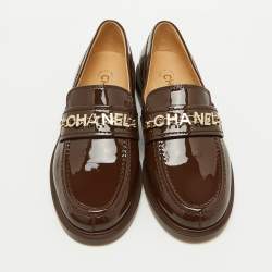 Pre Owned Chanel Brown Patent Leather Interlocking CC Logo Slip On Loafers Size 38.5