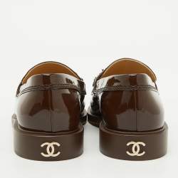 Pre Owned Chanel Brown Patent Leather Interlocking CC Logo Slip On Loafers Size 38.5