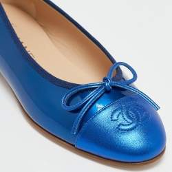 Pre Owned Chanel Blue Patent and Leather CC Cap Toe Bow Ballet Flats Size 35.5