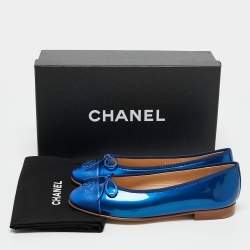 Pre Owned Chanel Blue Patent and Leather CC Cap Toe Bow Ballet Flats Size 35.5