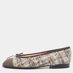 Pre Owned Chanel Grey Tweed and Suede CC Cap Toe Bow Ballet Flats Size 35.5