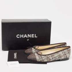Pre Owned Chanel Grey Tweed and Suede CC Cap Toe Bow Ballet Flats Size 35.5
