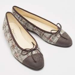 Pre Owned Chanel Grey Tweed and Suede CC Cap Toe Bow Ballet Flats Size 35.5