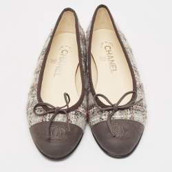 Pre Owned Chanel Grey Tweed and Suede CC Cap Toe Bow Ballet Flats Size 35.5