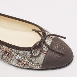 Pre Owned Chanel Grey Tweed and Suede CC Cap Toe Bow Ballet Flats Size 35.5