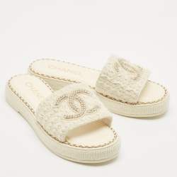 مملوكة مسبقًا Chanel White Tweed Chain Embellished Flat Sandals Size 38
