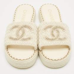 مملوكة مسبقًا Chanel White Tweed Chain Embellished Flat Sandals Size 38