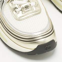 Pre Owned حذاء رياضي شانيل مقدم منخفض جلد سويدي وشبك بثلاثة ألوان CC مقاس 38