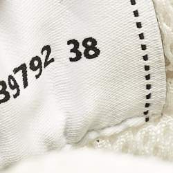 Pre Owned حذاء رياضي شانيل مقدم منخفض جلد سويدي وشبك بثلاثة ألوان CC مقاس 38