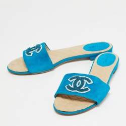 Pre Owned صندل فلات شانيل جلد سويدي أزرق كاميليا مقاس 38