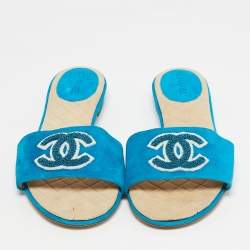 Pre Owned صندل فلات شانيل جلد سويدي أزرق كاميليا مقاس 38