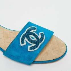 Pre Owned صندل فلات شانيل جلد سويدي أزرق كاميليا مقاس 38