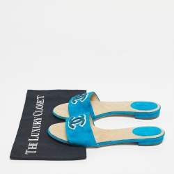 Pre Owned صندل فلات شانيل جلد سويدي أزرق كاميليا مقاس 38