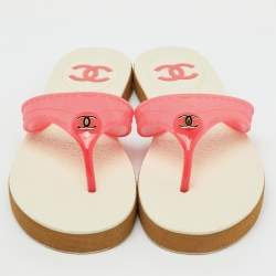 Pre Owned صندل شانييل سي سي شبشب وردي مطاطي مسطح مقاس 39