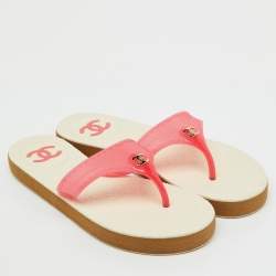 Pre Owned صندل شانييل سي سي شبشب وردي مطاطي مسطح مقاس 39