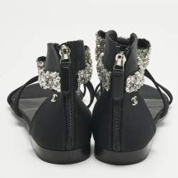 مملوكة مسبقًا Chanel Black Canvas Crystal Embellished Bow Flat Sandals Size 39.5