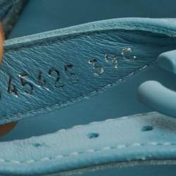 Pre Owned صندل فلات شانيل جلد أزرق فاتح بشعار CC متشابك مقاس 39