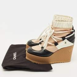 مملوكة مسبقًا Chanel Runway Size 38.5 Black/Brown Leather and Nylon Wedge Boots