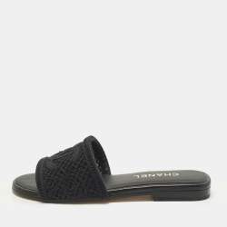 مملوكة مسبقًا Chanel CC Size 38 Black Crochet Flat Slides