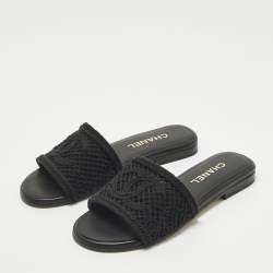 مملوكة مسبقًا Chanel CC Size 38 Black Crochet Flat Slides