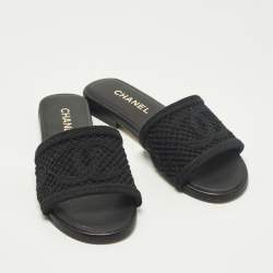 مملوكة مسبقًا Chanel CC Size 38 Black Crochet Flat Slides