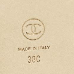 مملوكة مسبقًا Chanel CC Size 38 Black Crochet Flat Slides