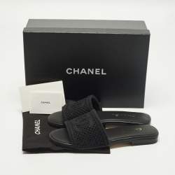 مملوكة مسبقًا Chanel CC Size 38 Black Crochet Flat Slides