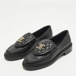 مملوكة مسبقًا Chanel Size 37 Black Quilted Leather CC Turnlock Loafers