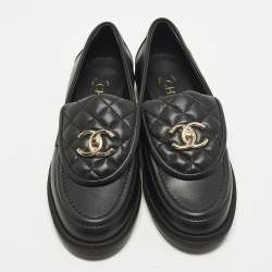 مملوكة مسبقًا Chanel Size 37 Black Quilted Leather CC Turnlock Loafers