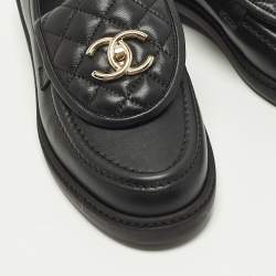 مملوكة مسبقًا Chanel Size 37 Black Quilted Leather CC Turnlock Loafers