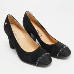 مملوكة مسبقًا Chanel CC Size 35.5 Black Canvas And Suede Cap Toe Block Heel Pumps