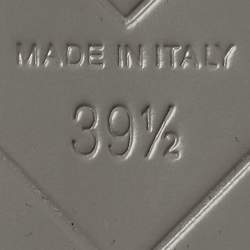 Pre Owned حذاء لوفرز شانيل سي سي جلد مبطن رمادي بقفل دوار مقاس 39.5