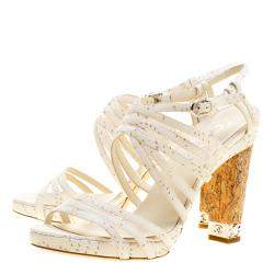 مملوكة مسبقًا صندل شنيل سيور كعب فيلين زخرفة سلسلة جلد أبيض مقاس 41.5