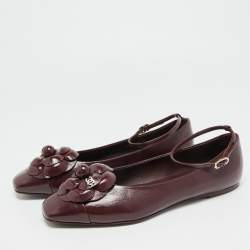 مملوكة مسبقًا Chanel CC Camellia Size 37.5 Burgundy Leather Ankle Strap Ballet Flats