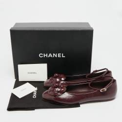 مملوكة مسبقًا Chanel CC Camellia Size 37.5 Burgundy Leather Ankle Strap Ballet Flats
