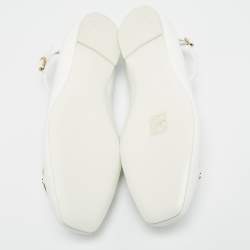 مملوكة مسبقًا حذاء فلات باليه شانيل سى سى حزام كاحل جلد أبيض كاميليا كريستال مقاس 37.5