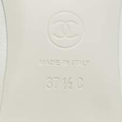 مملوكة مسبقًا حذاء فلات باليه شانيل سى سى حزام كاحل جلد أبيض كاميليا كريستال مقاس 37.5