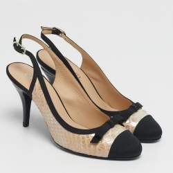 مملوكة مسبقًا حذاء كعب عالي شانيل حزام خلفي مقدمة فيونكة جلد ثعبان وقماش بيج / أسود مقاس 39