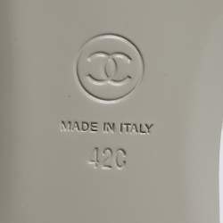 Pre Owned صندل سلايد شاميل كاميليا فلات سويدي رمادي فاتح مقاس 42