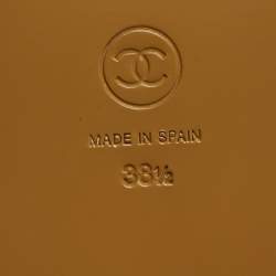 Pre Owned حذاء لوفرز شانيل سى سى شامواه بني مقاس 38.5