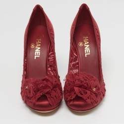 مملوكة مسبقًا حذاء كعب عالي شانيل سي سي كاميليا جلد أسود مقدمة مفتوحة مقاس 40