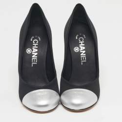 مملوكة مسبقًا Chanel CC Size 36 Black/Silver Grosgrain and Leather Cap Toe Pumps