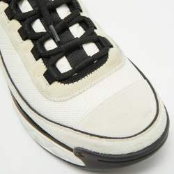 مملوكة مسبقًا حذاء رياضي شانيل منخفظ من أعلى CC جلد شامواه ونايلون متعدد الألوان مقاس 38.5