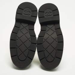 Pre Owned Chanel CC Size 41 White/Black Quilted Leather Combat Boots