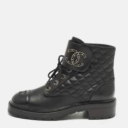 مملوكة مسبقًا Chanel  Size 41 Black Quilted Leather CC Cap Toe Chain Link Logo Combat Boots
