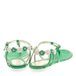 Pre Owned صندل شانيل فلات بإصبع كاميليا CC جلد أخضر مقاس 40