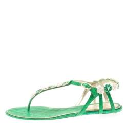 Pre Owned صندل شانيل فلات بإصبع كاميليا CC جلد أخضر مقاس 40